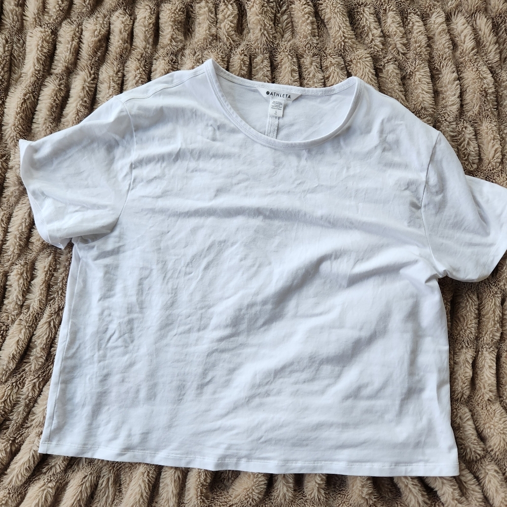 Athleta cropped short sleeve white top